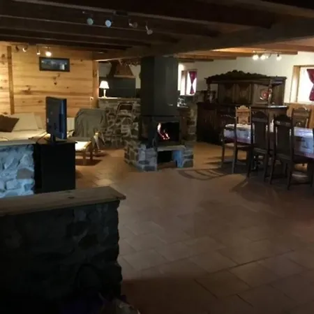 En Pleine Nature Pour 12 Personnes * Besse-et-Saint-Anastaise